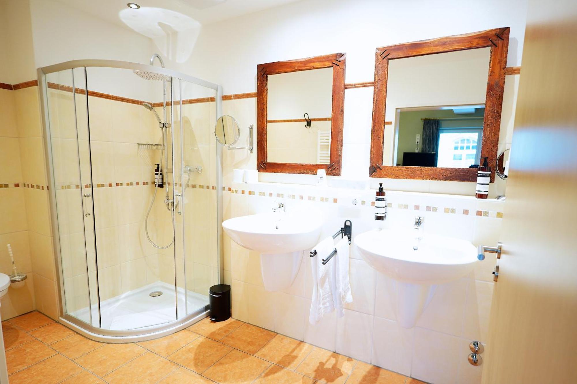 Hotel Zeltinger-Hof - Gasthaus Des Rieslings Zeltingen-Rachtig Room photo