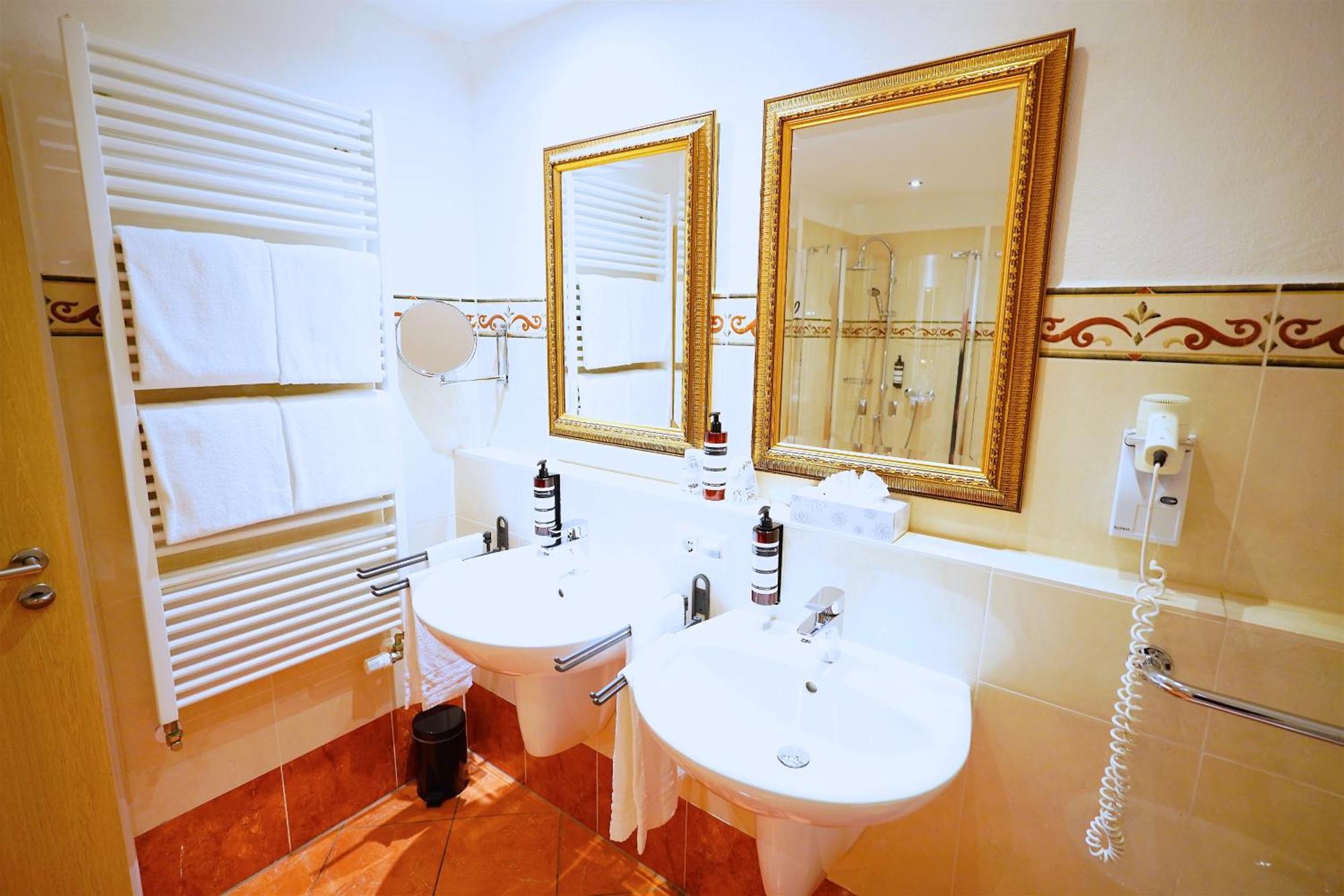 Hotel Zeltinger-Hof - Gasthaus Des Rieslings Zeltingen-Rachtig Room photo